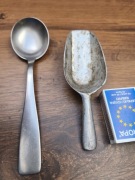 Stara miarka do kawy (sygnowana) + aluminiowa łopatka 