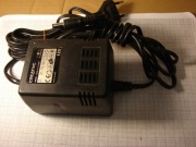 Zasilacz transformatorowy w obudowie a prostownikiem