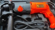 Młot udarowy marki SANAA 800W. Młotowiertarka