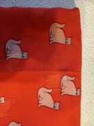 Kupon tkaniny 150x156 cm - czerwony szyfon w koty