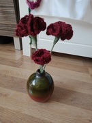 Prezent na Dzień Matki - goździki w wazonie 