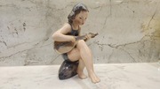 Dahl & Jensen __ Figurka Dziewczyna grająca na lutni 