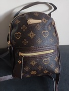 Mały, nowy plecaczek