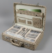 Sztućce satynowe Kinghoff 72 el w walizce grubsze