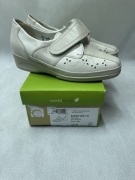 Buty damskie skórzane kremowe na platformie rozmiar 39