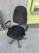 FOTEL NA KÓŁKACH Z REGULACJĄ WYSOKOŚCI