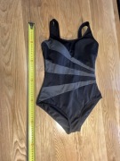 Strój kąpielowy jednoczęściowy szaro czarny 38