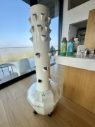 Wieża hydroponiczna Tower Garden Juice Plus +