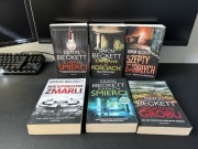 Simon Becket Zapisane w kościach, Szepty zmarłych, Zapach śmierci x6