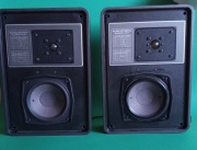 Kolumny głośnikowe Grundig 30 W. Moc muzyczna 50W