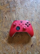 Kontroler Xbox Pulse Red + ładowarka indukcyjna 