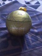 With love. Sol do stóp w bombce 