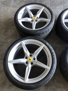 Felgi z oponami Ferrari F8