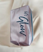 Damska elegancka markowa kosmetyczka Lacura zapinana na zamek