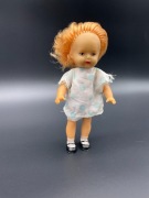 Vintage Lalka Gumowa z PRL – Blond w Sukience w Kropki, Lata 60. XX w.