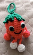 Truskawka wykonana na szydełku, brelok, zawieszka 