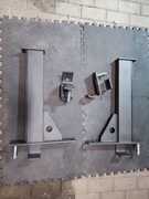 Podpory + uchwyty do sztangi montowane na klatce treningowej