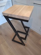 Hoker loftowy metal drewno bukowe.