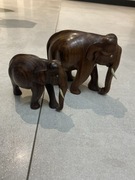 Dwa drewniane stare słonie