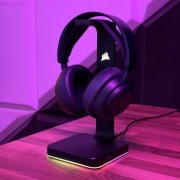 Stojak na słuchawki Corsair ST100 RGB