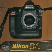 Nikon D4 299k pierwsza migafka 4lata. body bat.łado. box Puławy