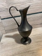 Cynowy dzbanek dekoracyjny lub kolekcjonerski 