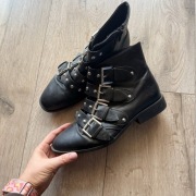 czarne botki sztyblety klamry cwieki new look 38 streetstyle rock