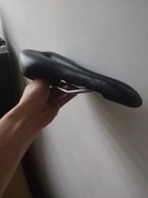 siodelko bontrager 128mm waskie miekkie