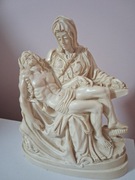 Figura Matki Bożej.Pieta