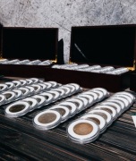 Kolekcja monet dla kolekcjonera lub inwestora 