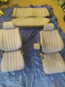 W201 Mercedes 190 fotele +kanapa wąska listwa