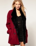 MOTEL ROCKS bordowy płaszcz z futrzanym kołnierzem