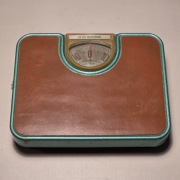 Unikatowa Waga Łazienkowa PRL – Model 1878 PN-120D z 1991 roku