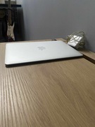 MacBook Air 13” i5 / 8GB / 256GB + ładowarka dobry stan