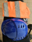 Kask, kamizelka, okulary BHP 