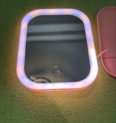 Przenośne lusterko kosmetyczne LED