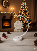 Świąteczny bon podarunkowy, bombka choinkowa biała