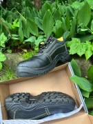 Buty robocze ochronne – czarne, rozmiar 42, stalowy nosek (nowe)