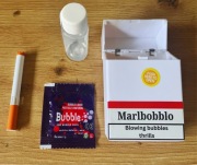 Zestaw: Papieros bańki mydlane + proszek z plynem + pojemnik + papierośnica