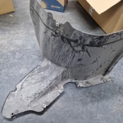 VW Golf V R32 nadkole prawe - dolna część - 1K0805912E