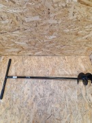 ŚWIDER RĘCZNY DO GLEBY 110CM GEKO G66511