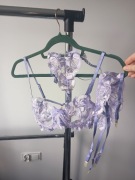 Komplet bielizny s biustonosz stringi pas Liliowy