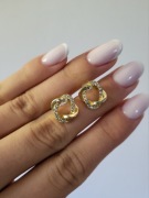 Kolczyki sztyft złoty kryształki eleganckie casual minimalistyczne