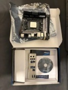 ASRock A520M-ITX/AC + RYZEN 3200G +16GB DDR4