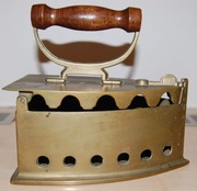 MOSIĘŻNE ŻELAZKO NA WĘGIEL W STYLU RETRO 