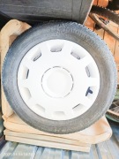 4 letnie Opony para Continental 185/60 R15 kołpaki gratis
