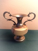 Wazon z wykończeniem onyksem