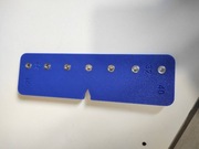 Szablon do wiercenia otworów pod półki meblowe i uchwyty