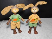 Para dekoracyjnych figurek króliczków