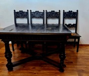 Antyczny eklektyczny stół i 4 zabytkowe krzesła